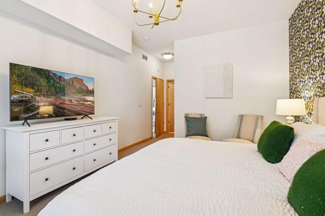 3707 Grand Way 213, Saint Louis Park, MN 55416