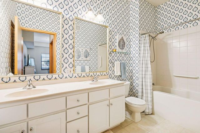 3707 Grand Way 213, Saint Louis Park, MN 55416