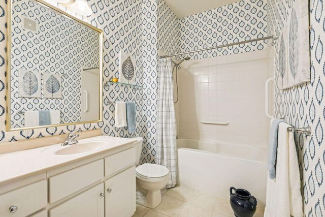 3707 Grand Way 213, Saint Louis Park, MN 55416