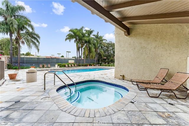 1345 Cabrillo Park Drive L16, Santa Ana, CA 92701