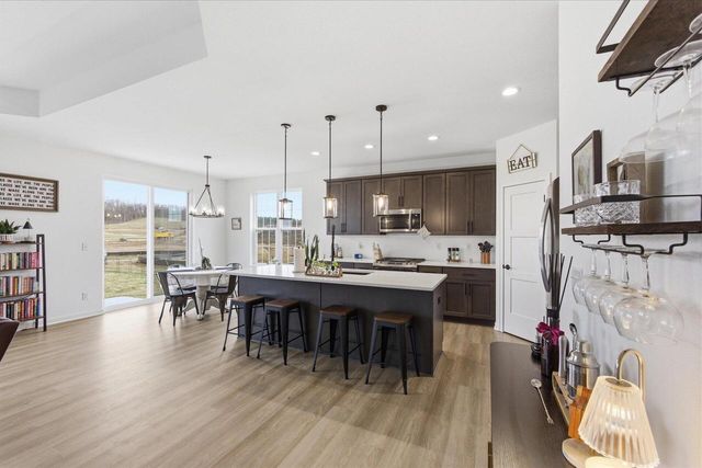 1425 Chapman COURT, Mukwonago, WI 53149