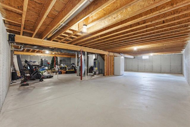 1425 Chapman COURT, Mukwonago, WI 53149