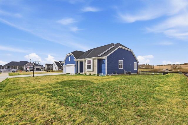 1425 Chapman COURT, Mukwonago, WI 53149