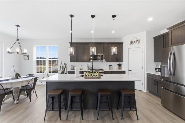 1425 Chapman COURT, Mukwonago, WI 53149