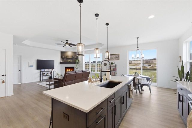 1425 Chapman COURT, Mukwonago, WI 53149