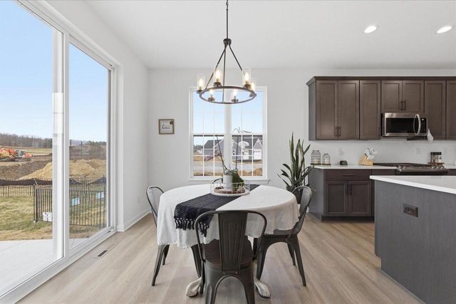 1425 Chapman COURT, Mukwonago, WI 53149