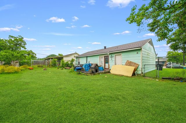 5003 Ridgeway Drive, Houston, TX 77033