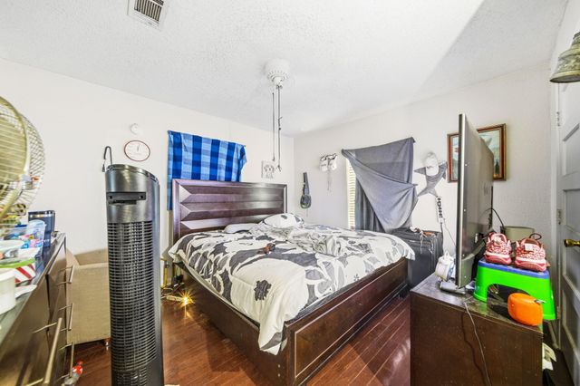 5003 Ridgeway Drive, Houston, TX 77033