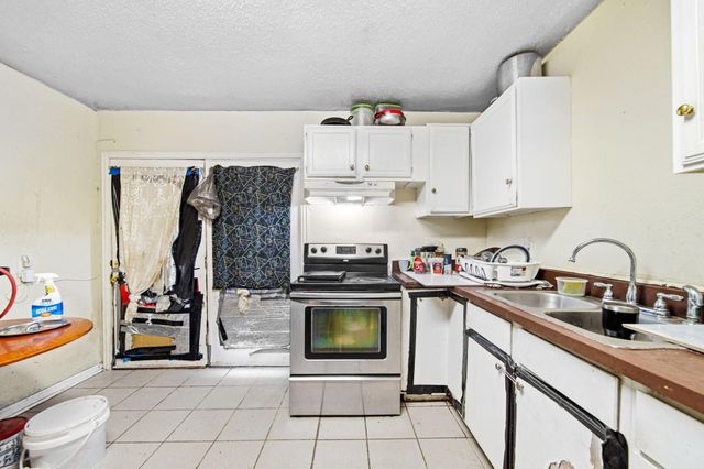 5003 Ridgeway Drive, Houston, TX 77033