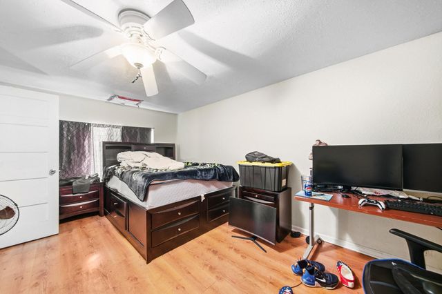 5003 Ridgeway Drive, Houston, TX 77033