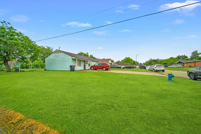 5003 Ridgeway Drive, Houston, TX 77033