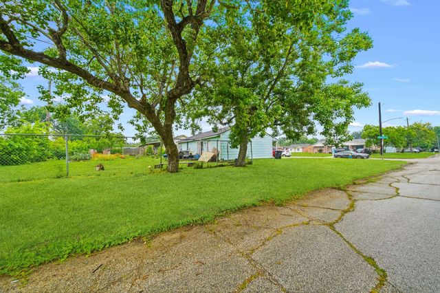 5003 Ridgeway Drive, Houston, TX 77033