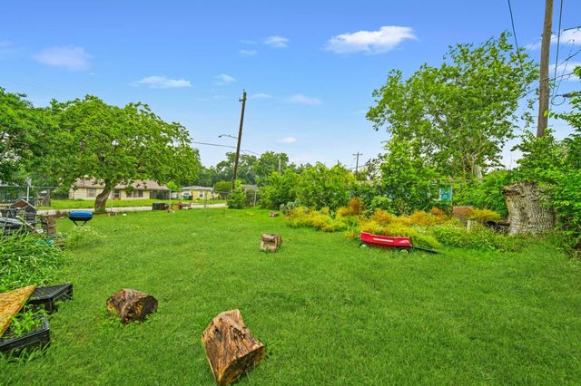 5003 Ridgeway Drive, Houston, TX 77033