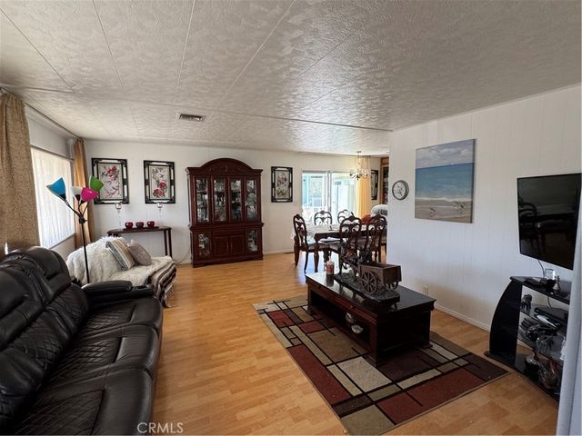 34 Pine Via, Anaheim, CA 92801