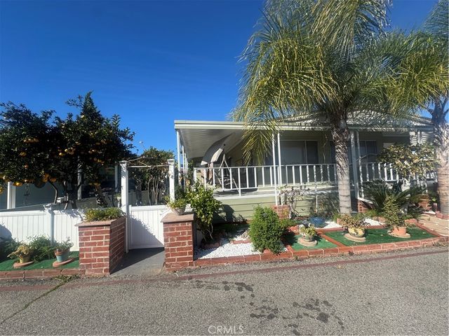 34 Pine Via, Anaheim, CA 92801