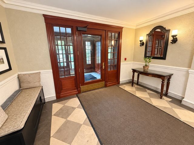 64 Queensberry 114, Boston, MA 02215
