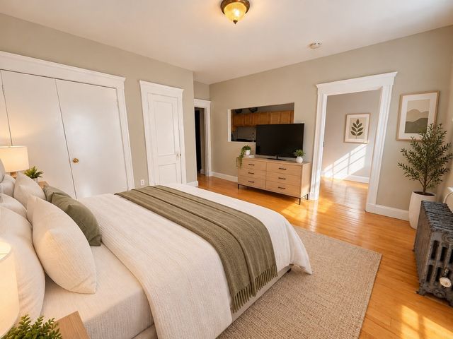 64 Queensberry 114, Boston, MA 02215