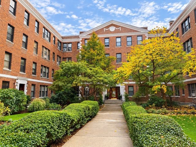 64 Queensberry 114, Boston, MA 02215
