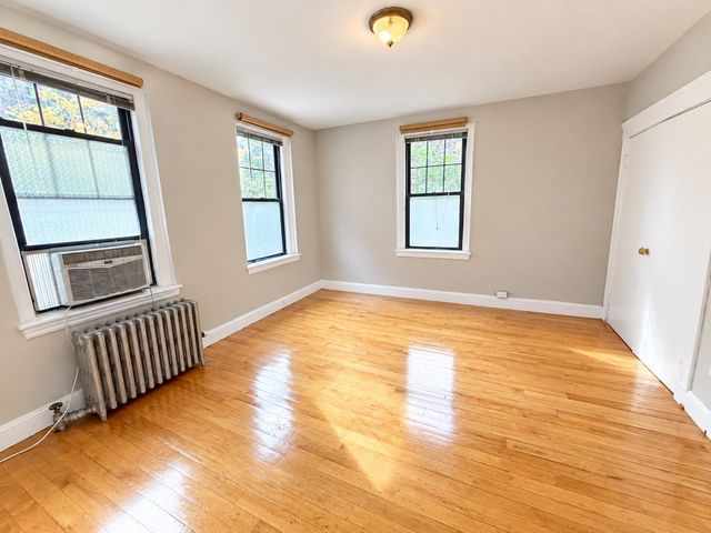 64 Queensberry 114, Boston, MA 02215