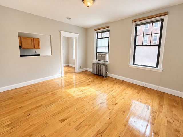 64 Queensberry 114, Boston, MA 02215