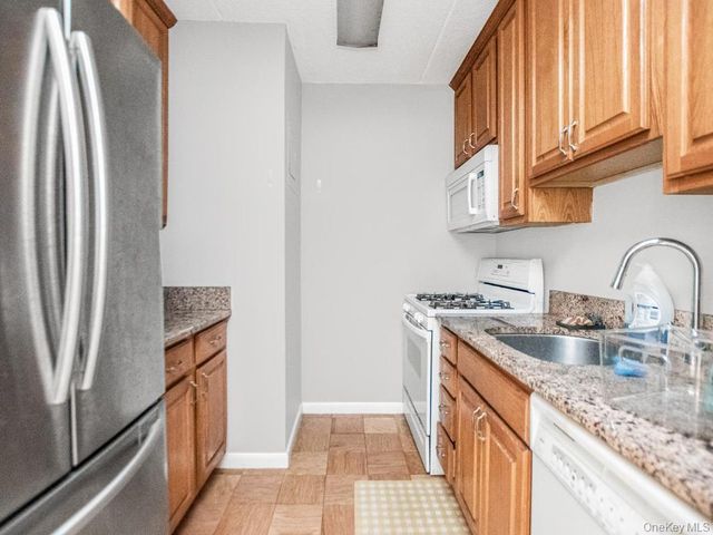 1085 Warburton Avenue 114, Yonkers, NY 10701