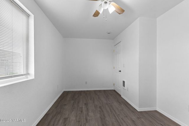 2208 S 3rd Ave, Yakima, WA 98903