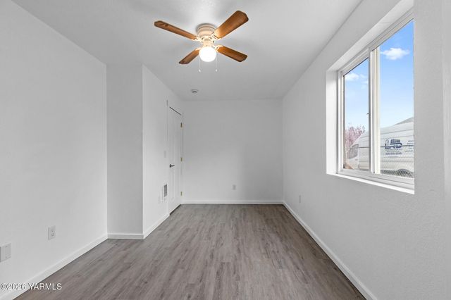 2208 S 3rd Ave, Yakima, WA 98903