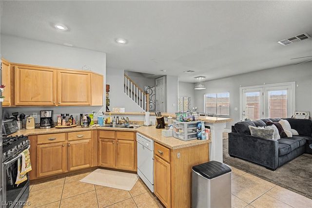 6721 Lookout Lodge Lane 2, North Las Vegas, NV 89084