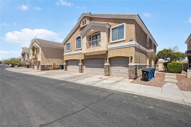 6721 Lookout Lodge Lane 2, North Las Vegas, NV 89084