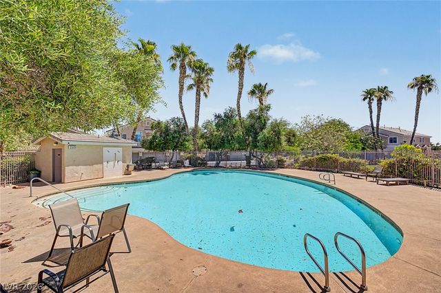 6721 Lookout Lodge Lane 2, North Las Vegas, NV 89084