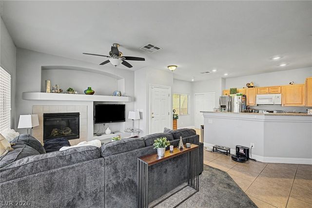 6721 Lookout Lodge Lane 2, North Las Vegas, NV 89084