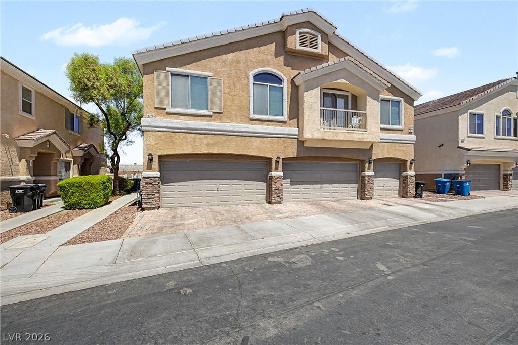 6721 Lookout Lodge Lane 2, North Las Vegas, NV 89084