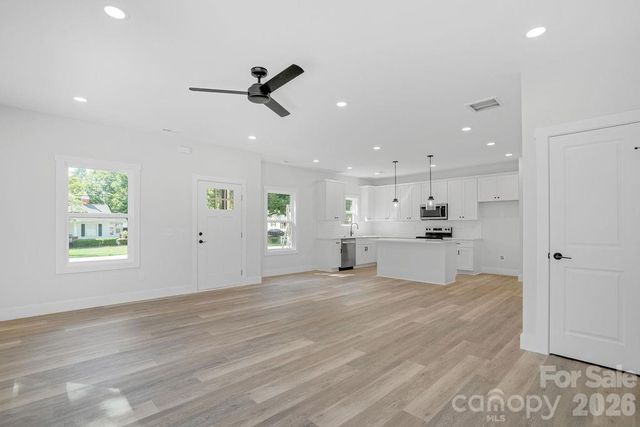 1402 N Modena Street, Gastonia, NC 28054