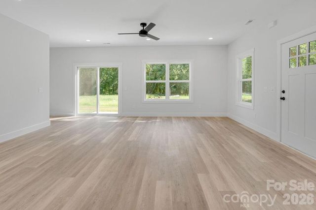 1402 N Modena Street, Gastonia, NC 28054
