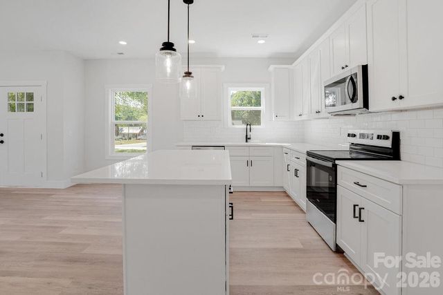 1402 N Modena Street, Gastonia, NC 28054