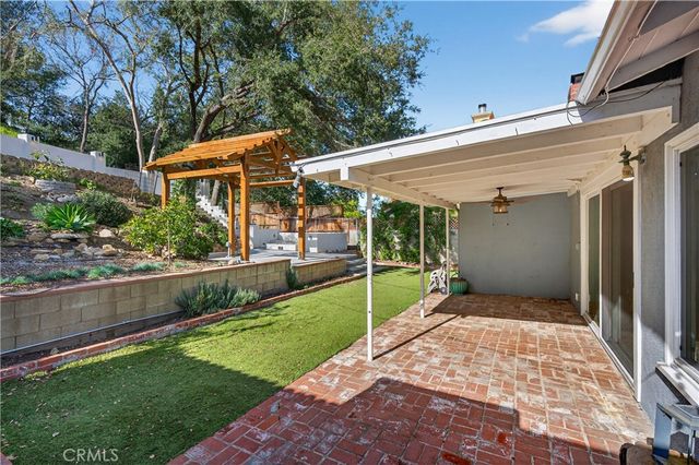 5007 Canoga Avenue, Woodland Hills, CA 91364