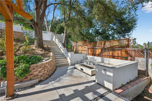 5007 Canoga Avenue, Woodland Hills, CA 91364