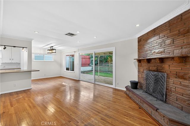 5007 Canoga Avenue, Woodland Hills, CA 91364