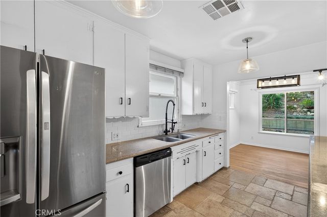 5007 Canoga Avenue, Woodland Hills, CA 91364