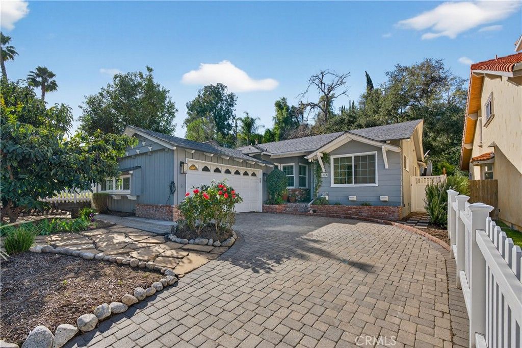 5007 Canoga Avenue, Woodland Hills, CA 91364