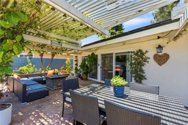 1697 Labrador, Costa Mesa, CA 92626