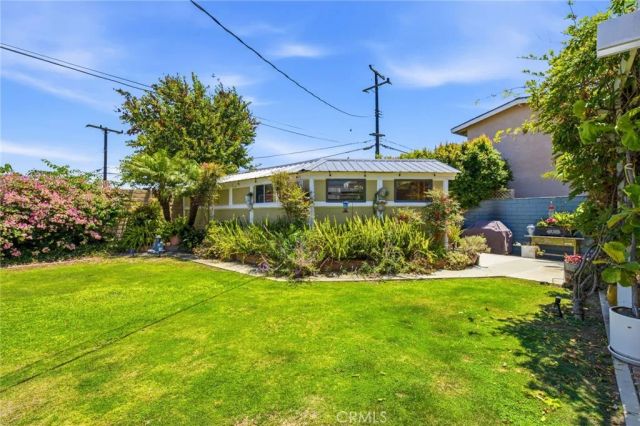 1697 Labrador, Costa Mesa, CA 92626