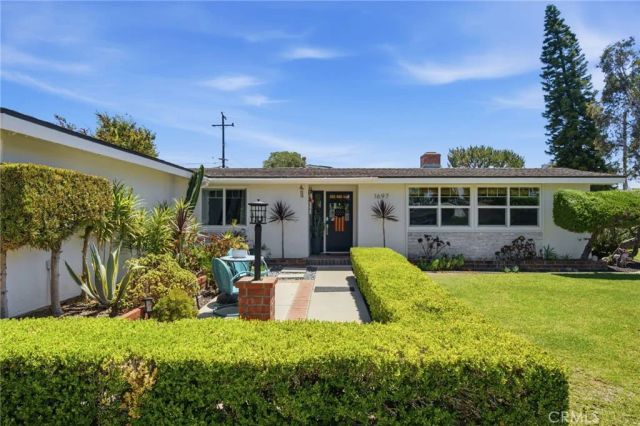 1697 Labrador, Costa Mesa, CA 92626