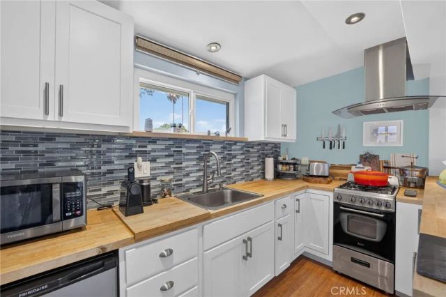1697 Labrador, Costa Mesa, CA 92626