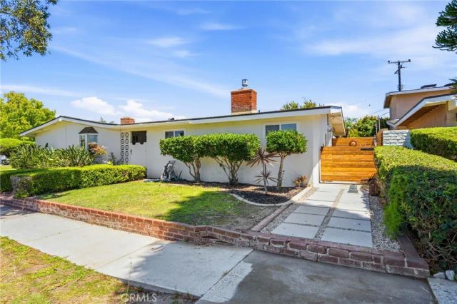 1697 Labrador, Costa Mesa, CA 92626