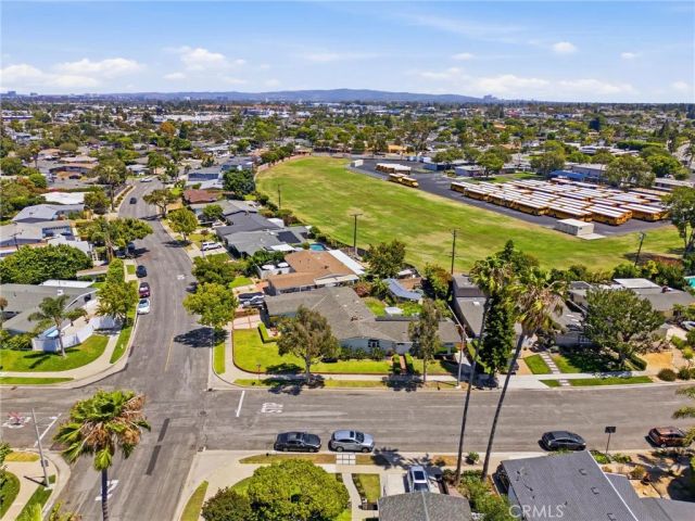 1697 Labrador, Costa Mesa, CA 92626