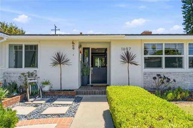 1697 Labrador, Costa Mesa, CA 92626