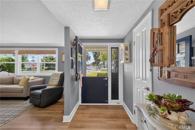 1697 Labrador, Costa Mesa, CA 92626