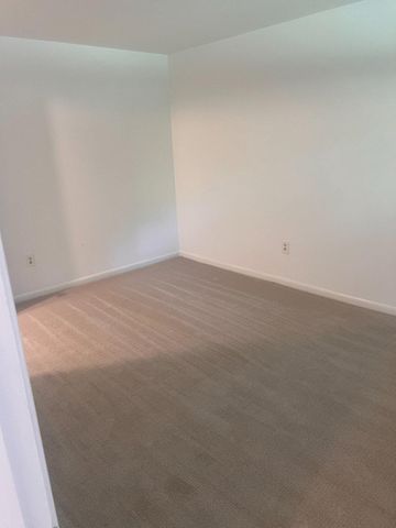 1716 PINE VALLEY DR, Vienna, VA 22182