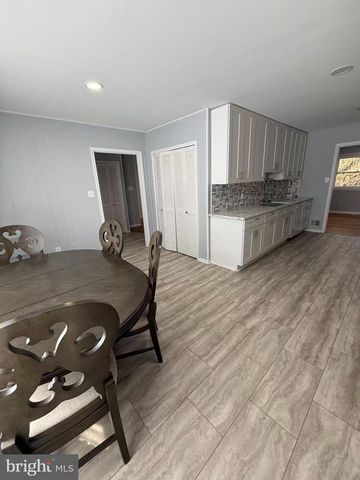 1716 PINE VALLEY DR, Vienna, VA 22182